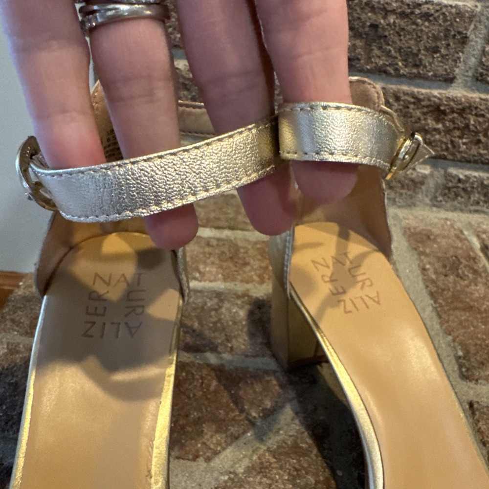 Naturalizer Women's Vera Block Heel Sandals Dark Gold Size 9M #138 - Picture 16 of 16